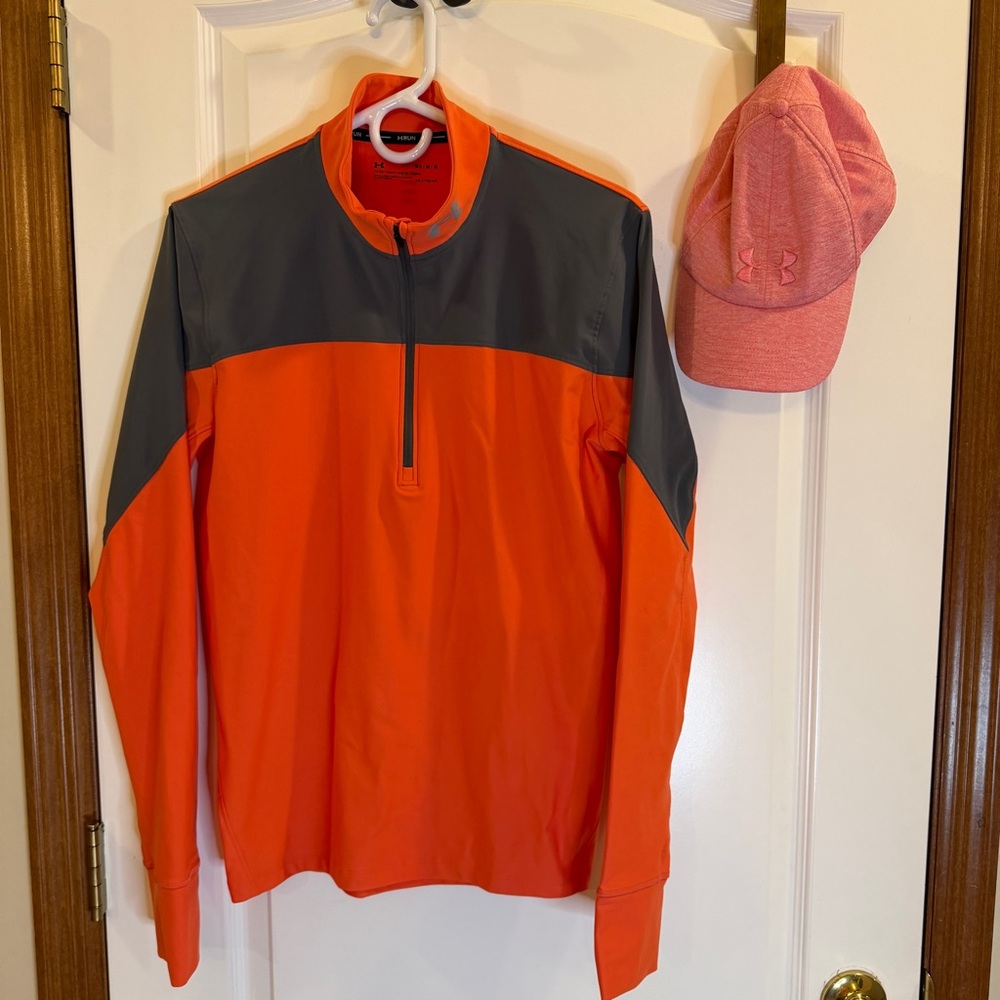 SET! Under Armour Womens Like NEW!!! UA Run Fitted Heatgear Pullover + Hat